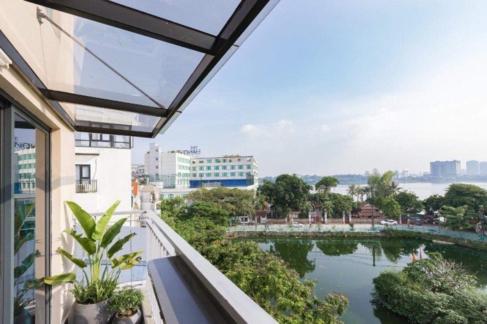 nhà mặt phố Yên Hoa, view Hồ Tây, 85m x 6tầng, thang máy, kinh doanh