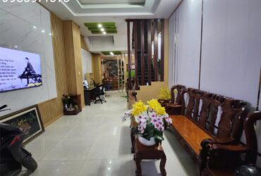 Bán nhà 3 tầng, 71m2, mặt tiền 4.2m, 8.1 tỷ tại đường 7, Linh Trung, sổ hồng đã hoàn công