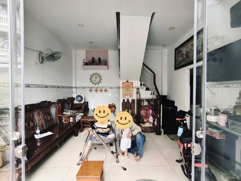 Bán nhà 73m2, Mặt tiền 12m Đường Lê Quát, Quận Tân Phú