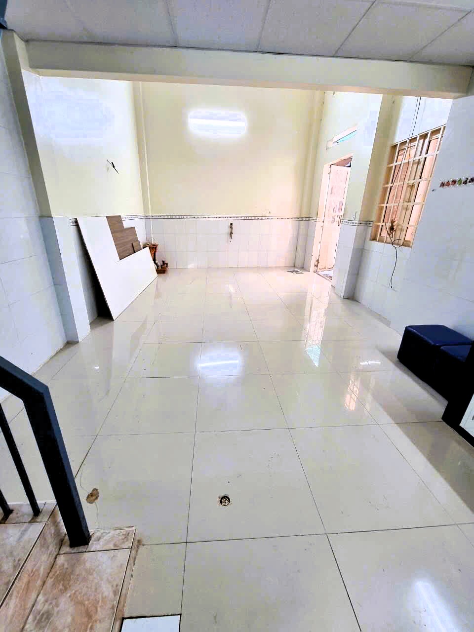 Bán nhà 2 tầng, 32m2, 3 tỷ – trong chợ Tam Hà
