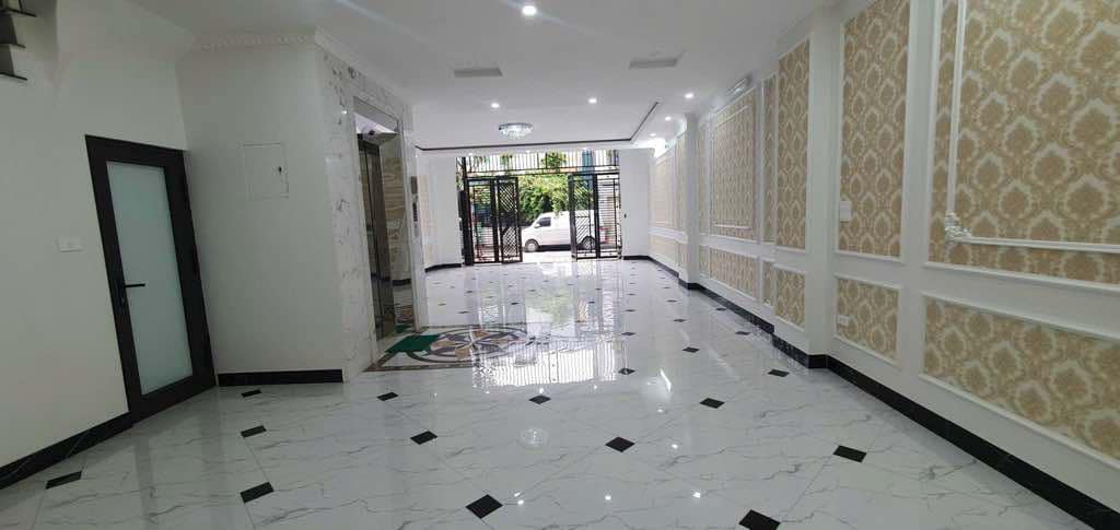 nhà đẹp Long Biên 90m x 5 tầng, mặt tiền 6m , gara 7 chỗ, vỉa hè, ôtô tránh, thang máy, full nội thất