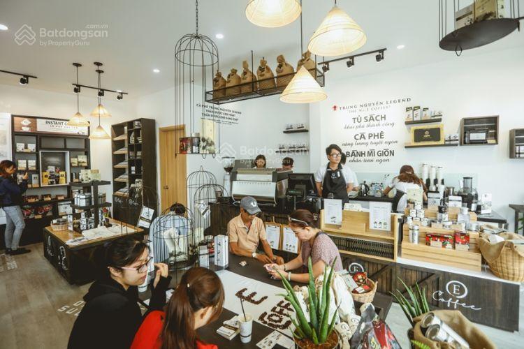 Siêu phẩm mặt phố Hoàng Cầu 70m2 vỉa hè rộng kinh doanh đỉnh chỉ 35 tỷ