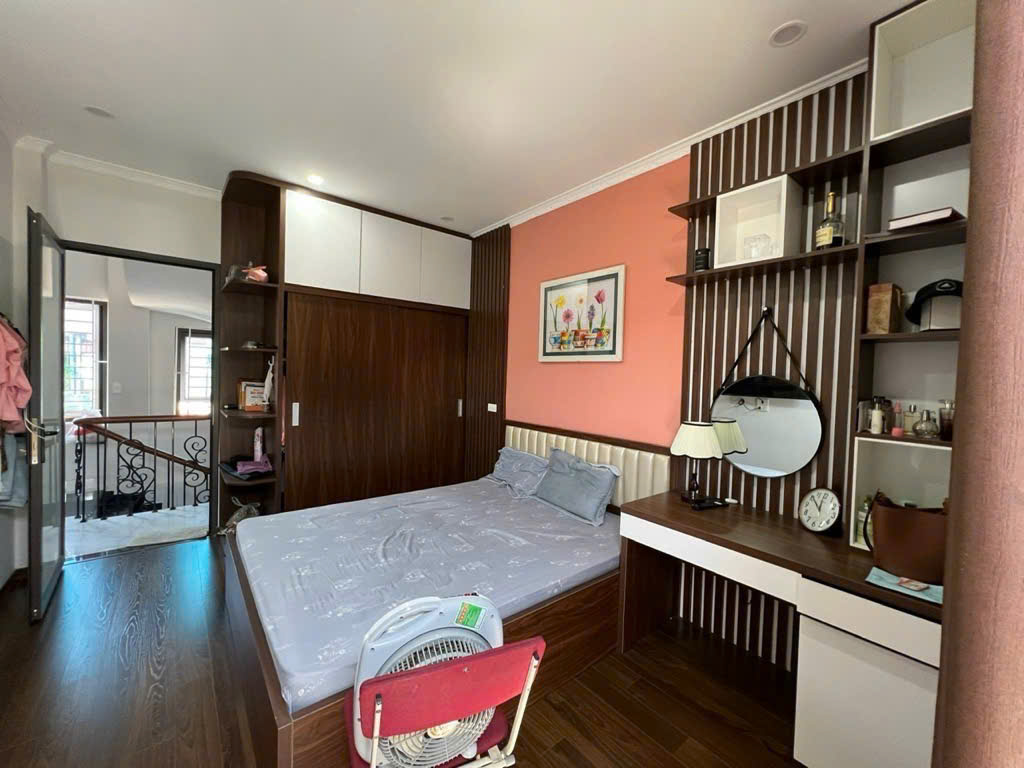 Bán nhà đẹp BỒ ĐỀ 50m2, 5 tầng, mặt ngõ kinh doanh – Full nội thất
