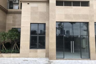 Bán gấp shophouse chân đế tòa nhà D'Capitale Trần Duy Hưng, cho thuê dòng tiền gần 30 triệu/tháng.