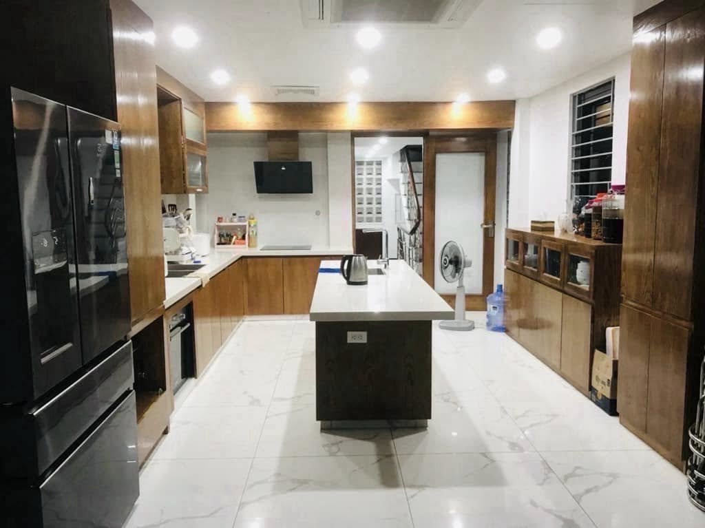SIÊU PHẨM! Bán nhà mặt phố Hào Nam, Đống Đa, 76m², MT 5m, 30 tỷ, kinh doanh vô địch