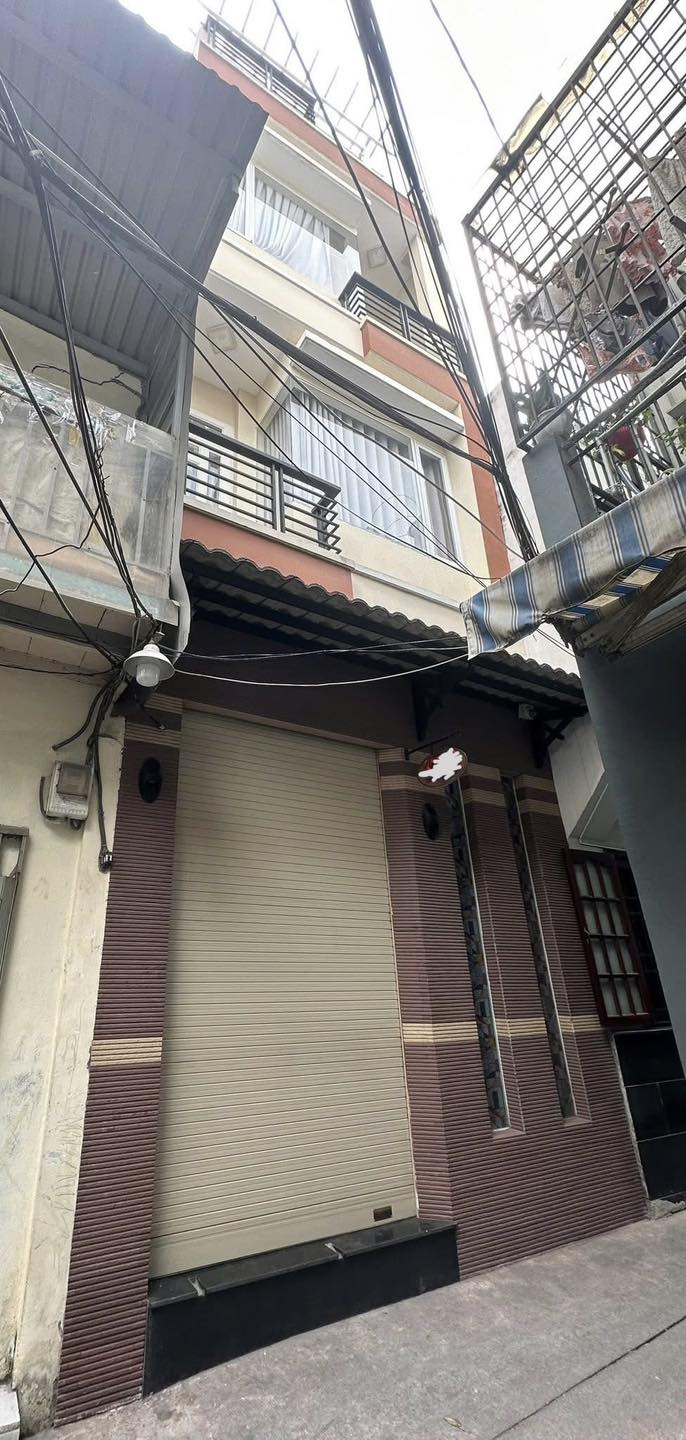 Nhà mới ở ngay, 3 tầng – Trần Hưng Đạo Quận 5 – 85m2