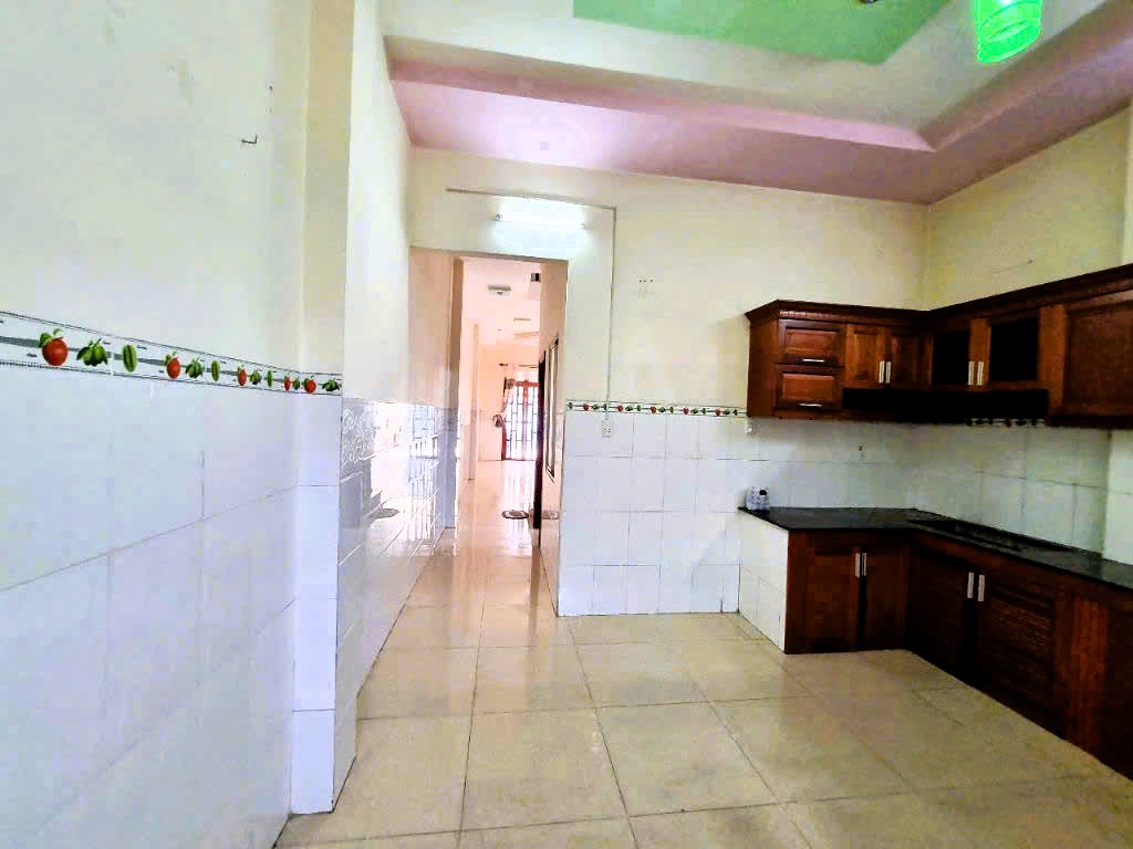 Cho thuê nhà nguyên căn mặt tiền đường 3, Trường Thọ, 7PN, 250m²