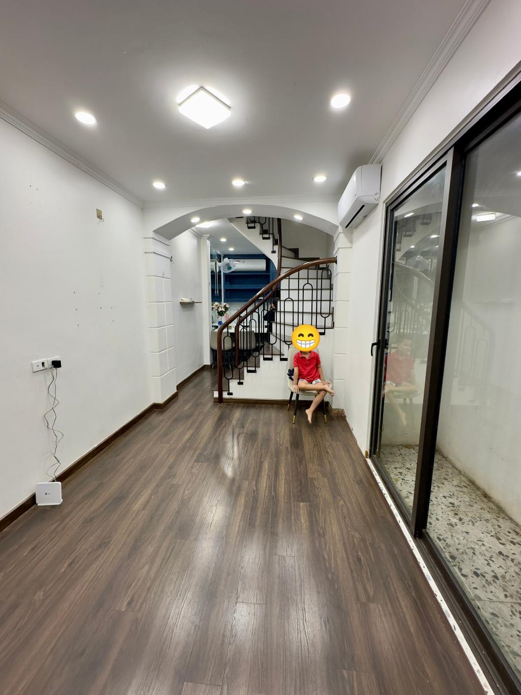 Bán nhà Lương Khánh Thiện 35m 5 tầng chỉ nhỉnh 6 tỷ oto, gần hồ