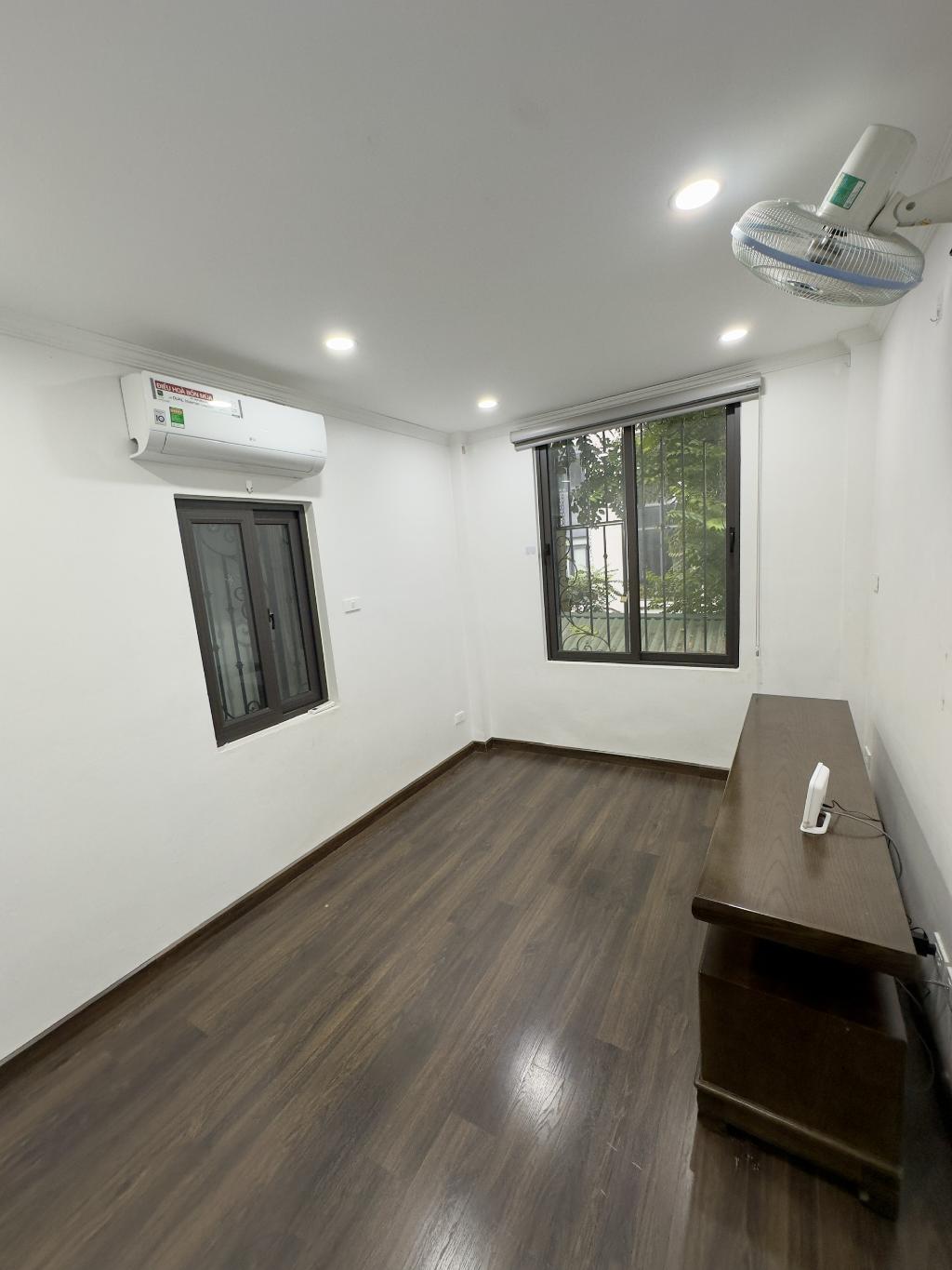 Bán nhà Lương Khánh Thiện 35m 5 tầng chỉ nhỉnh 6 tỷ oto, gần hồ