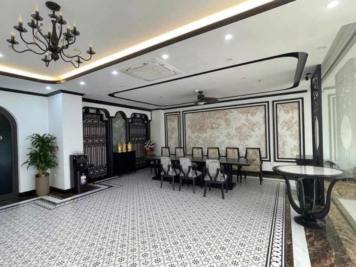 BÁN TOÀ BUILDING VỊ TRÍ CẠNH CV CẦU GIẤY, THIẾT KẾ HOÀN THIỆN NỔI BẬT NHẤT KHU VỰC. CĂN GÓC 3 MẶT THOÁNG – NT NHẬP KHẨU – DÒNG TIỀN 3,6 Tỷ/NĂM.