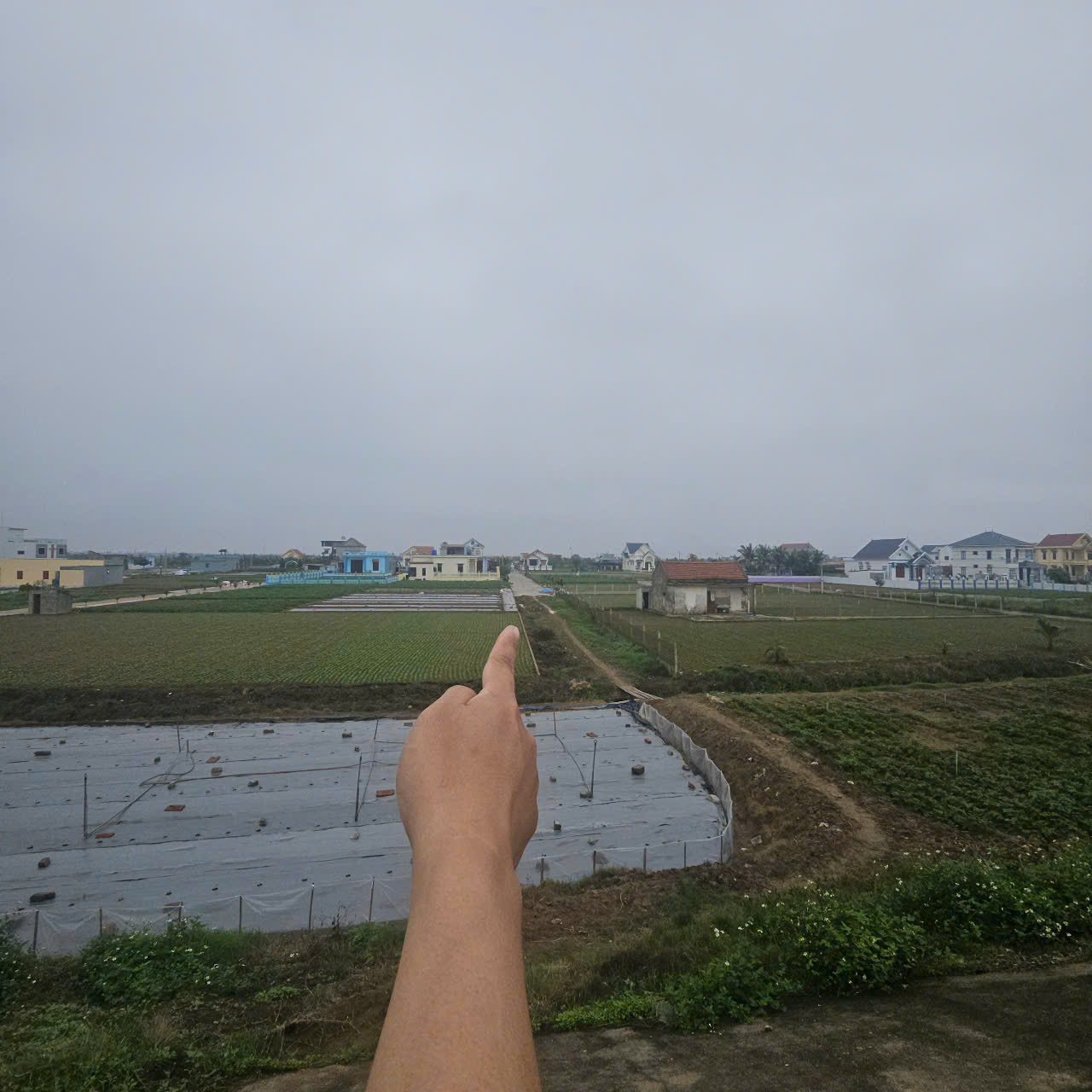 Cần chuyển nhượng gấp lô đất đối diện khu nghỉ dưỡng (do khó khăn tài chính)