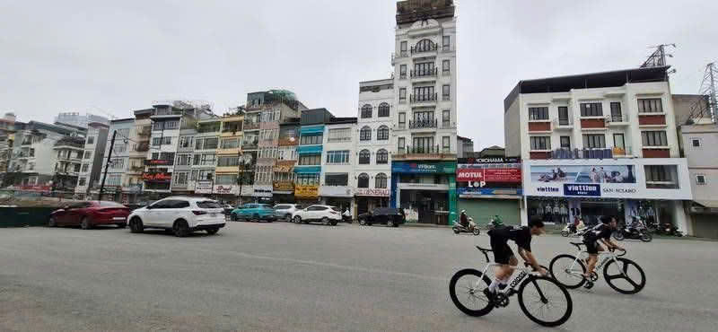 MẶT PHỐ KIM ĐỒNG – 9 TẦNG THANG MÁY – KINH DOANH ĐỈNH – CHO THUÊ GẦN 3 TỶ / NĂM