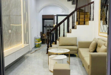 Bán nhà Đường Láng, Đống Đa, trung tâm, 4 tầng dân xây chắc chắn, ở ngay, 33m2, 7.4 tỷ