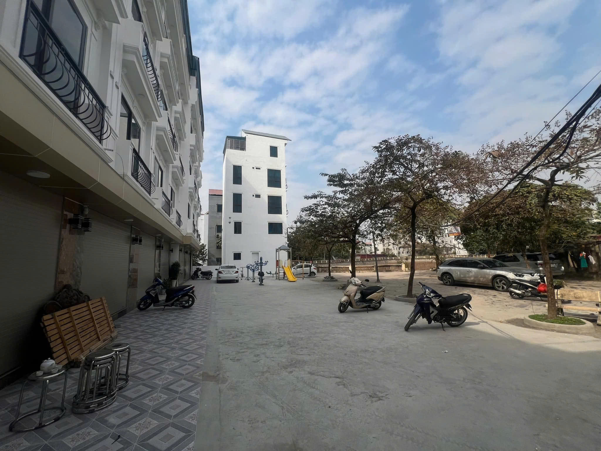 Nhà xây đơn lập Đại Cát  – Bắc Từ Liêm. View gần hồ sen. Ô tô tận cổng