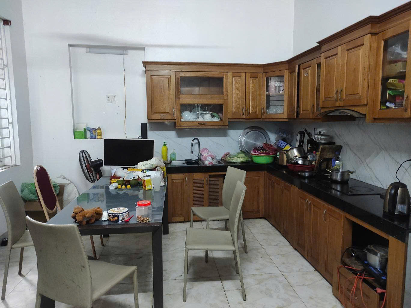 NHÀ MẶT ĐƯỜNG 40M DÂN XÂY KIÊN CỐ CÓ Ô CHỜ THANG MÁY TẠI YÊN VIÊN
