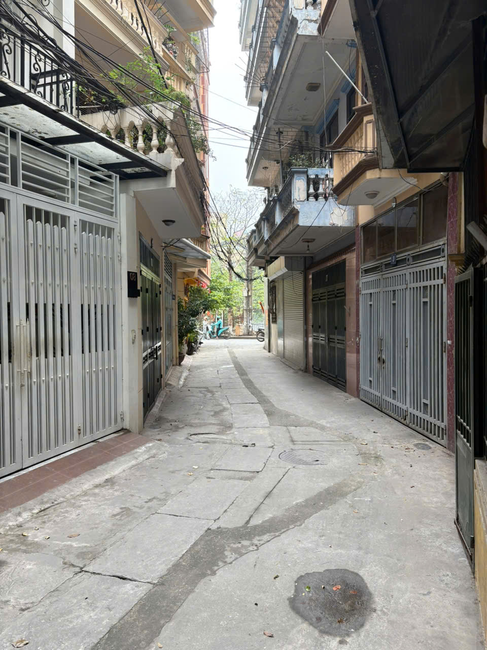 NHÀ 5 TẦNG TRẦN ĐẠI NGHĨA-HAI BÀ TRƯNG-PHÂN LÔ Ô TÔ TRÁNH-10M RA PHỐ