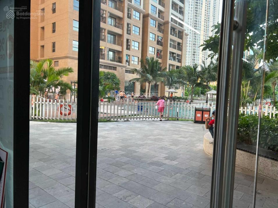 Bán gấp shophouse chân đế tòa CT8 Emerald Mỹ Đình Sông Đà, dòng tiền thu về 2500$/tháng.
