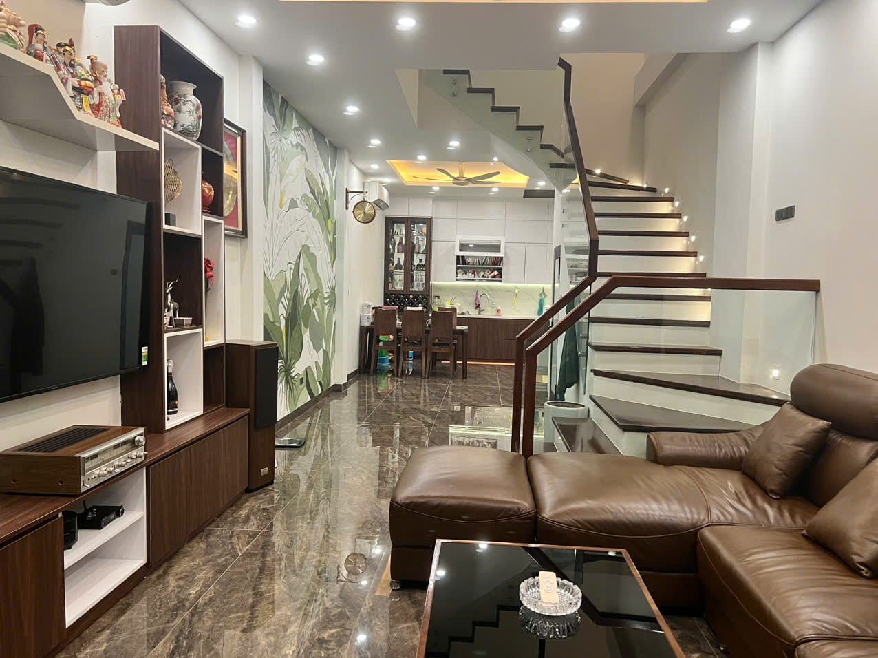 Bán nhà Kim Ngưu 60m2.MTx6m ngõ thông, phân lô, ô tô ngủ trong nhà