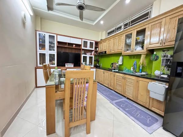 Cực phẩm!! Bán nhà lô góc Pháo Đài Láng, Đống Đa , giá 10.6 tỷ
10m ra phố, full nội thất