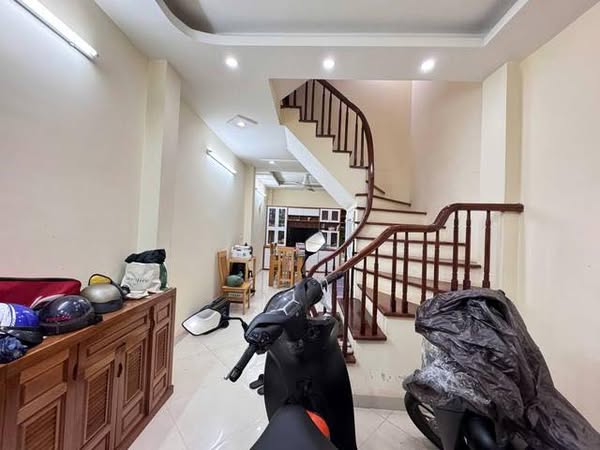 Cực phẩm!! Bán nhà lô góc Pháo Đài Láng, Đống Đa , giá 10.6 tỷ
10m ra phố, full nội thất