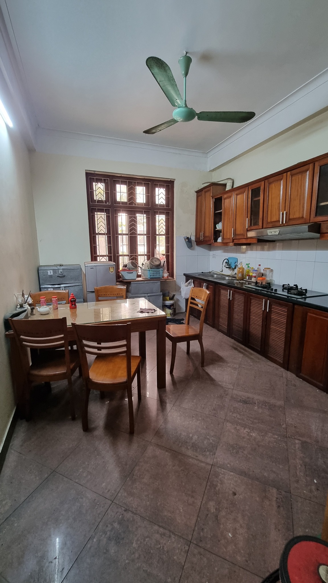 TRUNG TÂM CẦU GIẤY – KHU VIP CÁN BỘ – MẶT TIỀN KHỦNG – VỪA Ở VỪA KINH DOANH – Ô TÔ TRÁNH – 20M RA PHỐ – -20 TỶ