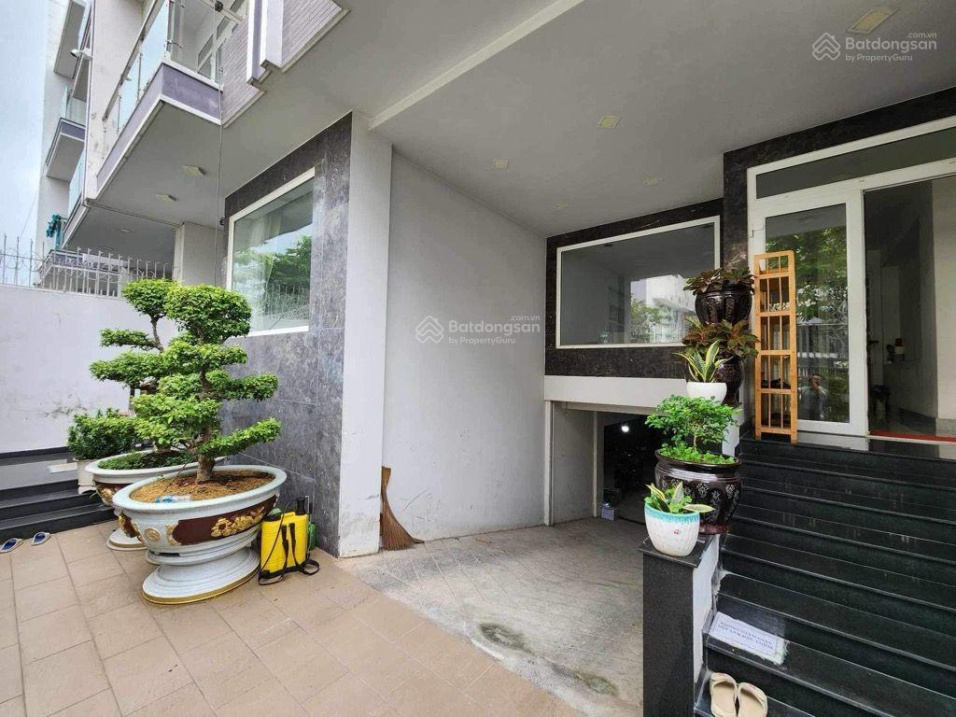 Bán nhà khu an ninh cao cấp 10x20m x 4 tầng BTCT, hoàn công chuẩn đẹp hết nấc. Gọi ngay 0939.345.1