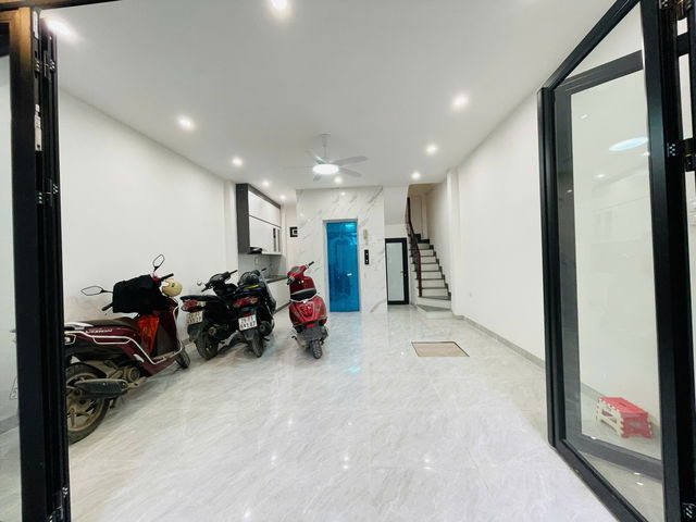 Bán nhà đẹp Đường Láng, Đống Đa, 52m2 giá 14.2 tỷ