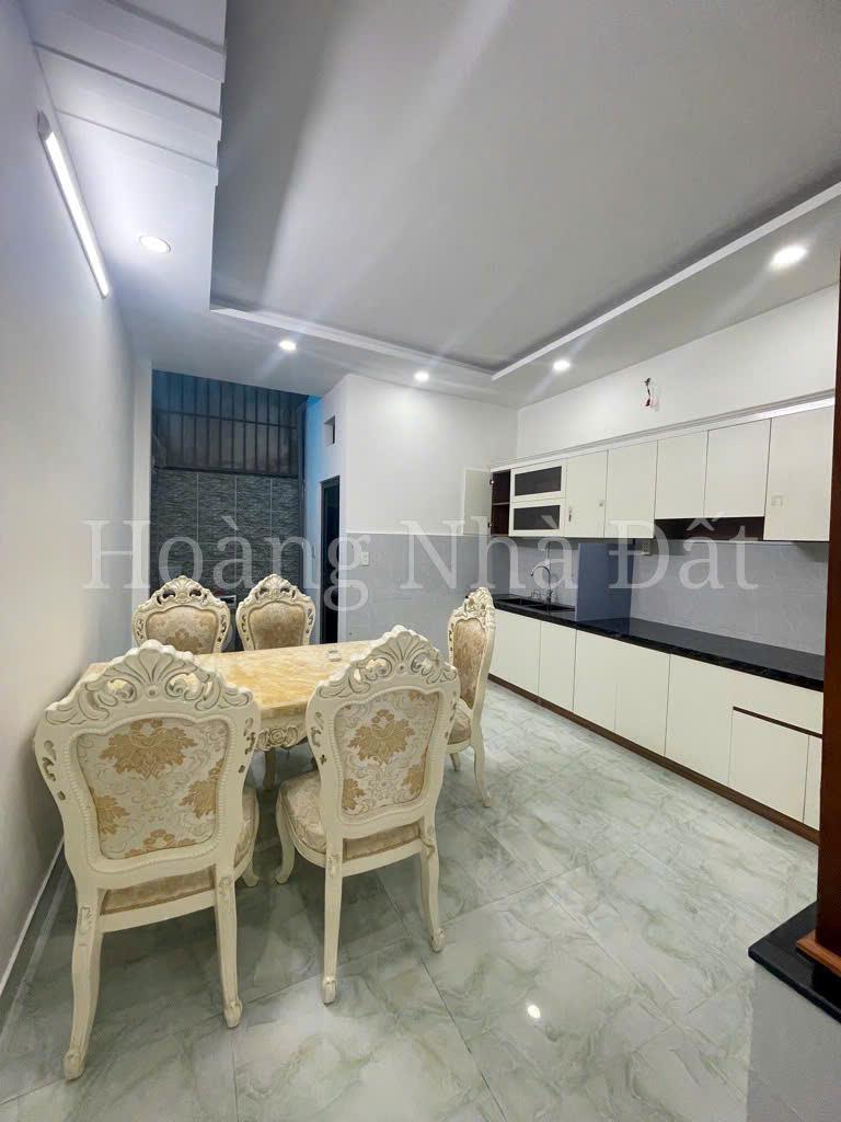 Nhà phố đường 10m Huỳnh Tấn Phát, 4x16m, 3 tầng, 6.8 tỷ