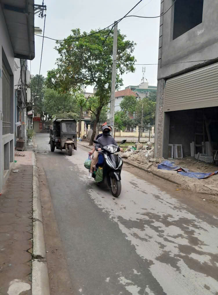 ĐẤT RẺ HIẾM THÂY GIANG BIÊN LONG BIÊN -ĐƯỜNG THÔNG – 0T0 ĐÔ 
ĐẤT VUÔNG VẮN ĐẸP -NHỈNH 3 TỶ