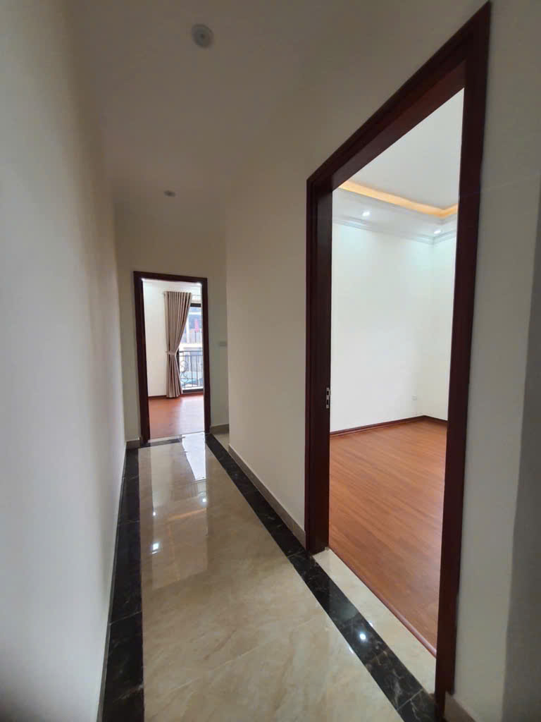 LÔ GÓC 2 THOÁNG – THÔNG KINH DOANH – GARA Ô TÔ – THANG MÁY
