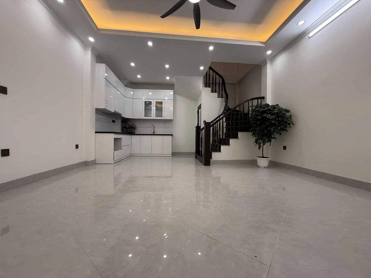 BÁN NHÀ YÊN HÒA, NHÀ 5 TẦNG VIP, 35M2,  SỔ ĐỎ,CHỈ 7 TỶ
