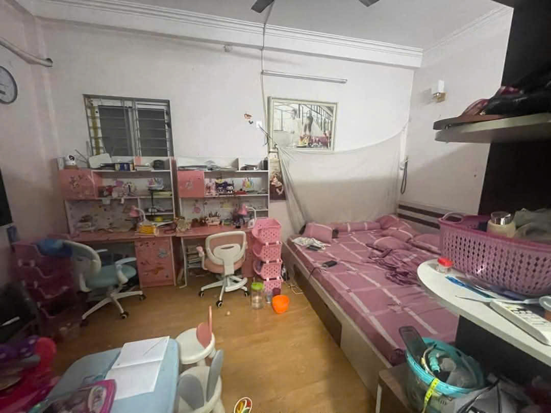 Cần bán gấp nhà 5T, Mế Trì  Thượng, Nam Từ Liêm, S50m, mặt tiền gần 6m,3 mặt thoáng, đường ô tô tránh nhau,