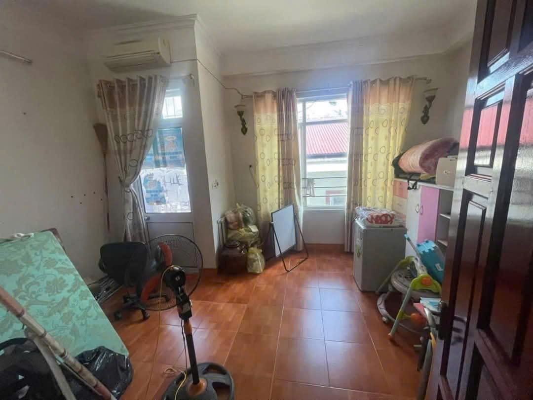 Cần bán gấp nhà 5T, Mế Trì  Thượng, Nam Từ Liêm, S50m, mặt tiền gần 6m,3 mặt thoáng, đường ô tô tránh nhau,