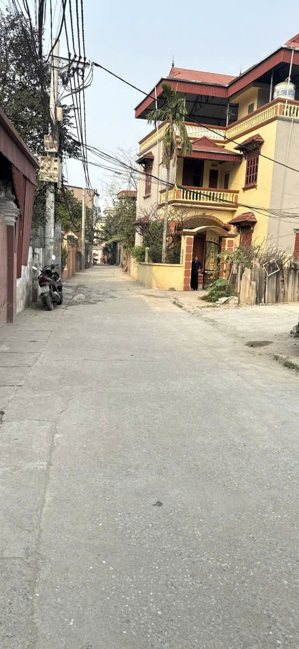 Cần bán đất gần 100m ô tô vào, ngõ thông gần đường rải nhựa Vạn 3, Thanh Trì giá 6.35 tỷ