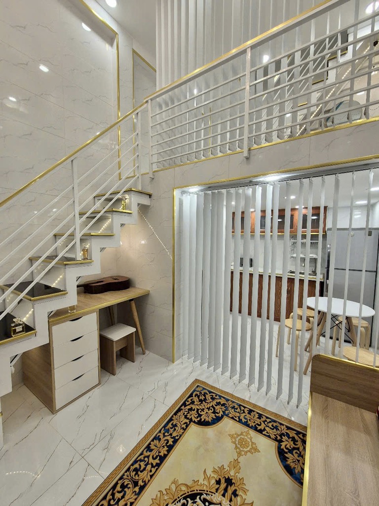 Bán nhà Cách Mạng Tháng 8, gần ngã tư Bảy Hiền, Tân Bình, 4 tầng mới, chỉ hơn 2 tỷ