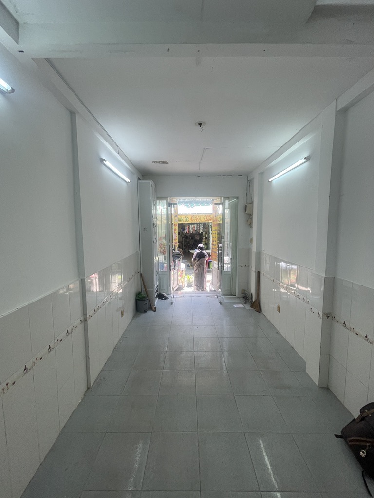 Bán nhà Ni Sư Huỳnh Liên, gần Lạc Long Quân, Tân Bình, 32m2 – 3 tầng, chỉ hơn 3 tỷ