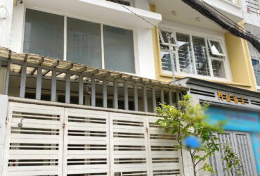 Bán nhà (CHDV) Âu Dương Lân P2 Q8, đường 6m xe hơi, nhà cách mặt tiền vài bước chân