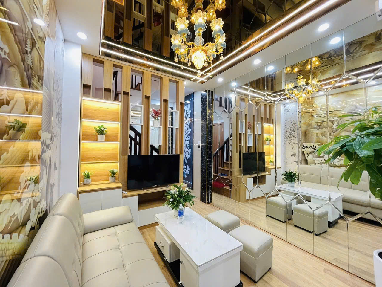 NHÀ NỘI THẤT LUXURY -NHÀ ĐẸP ĐỈNH CAO KHU VỰC CẦU GIẤY -3 MẶT THOÁNG