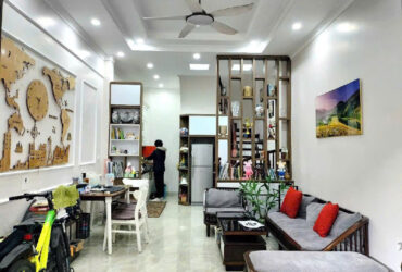 HIẾM! NHÀ MẶT NGÕ HỒNG TIẾN, THÔNG TỨ TUNG – 34 m2  – 3PN-NHỈNH 8 TỶ