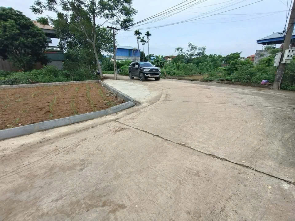 Mình chính chủ cần bán nhanh lô đất trục chính Đồi Sen sang Tân Xã