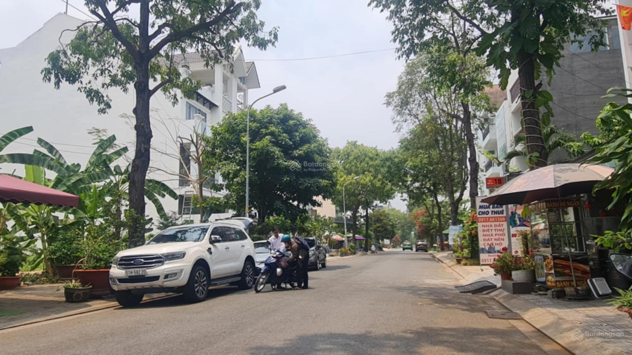 Bán nhà mặt tiền phố đúc 3 tầng, DT đất 108 m2 (5mx21m), KDC sầm uất, dân trí cao, đầy đủ tiện nghi, đường 10m, giá nhỉnh 7 tỷ