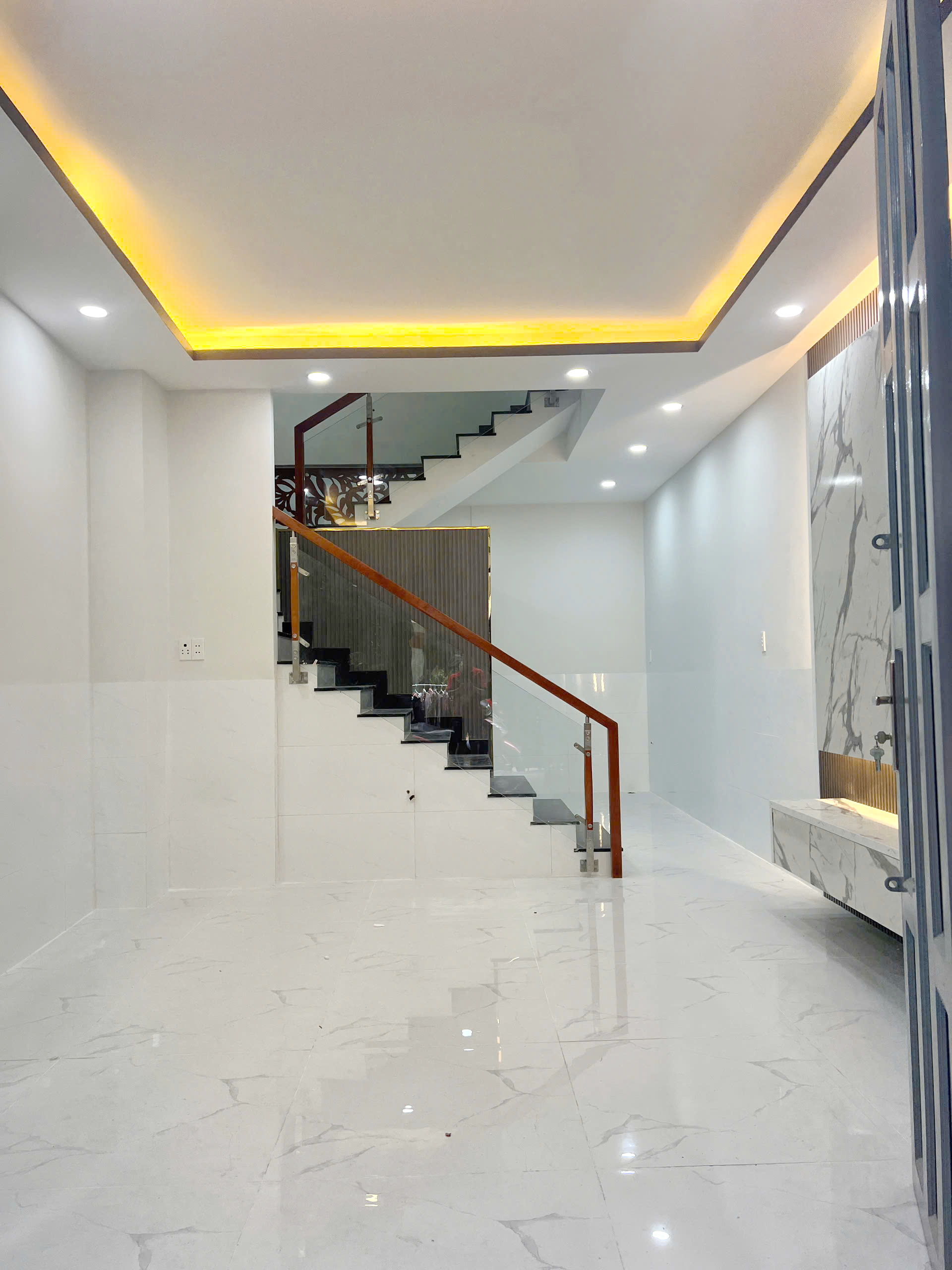 Bán nhà hẻm số 9 Âu Dương Lân Phường 3 Quận 8