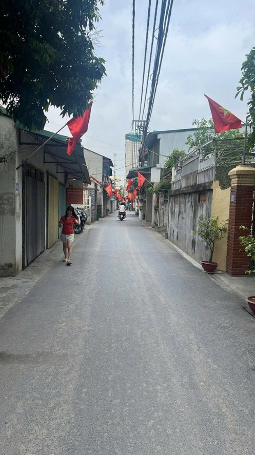 Giá rẻ nhất An Khánh. Chính chủ bán nhà mặt đường liên xã 168m 3 tầng và 3 kiot