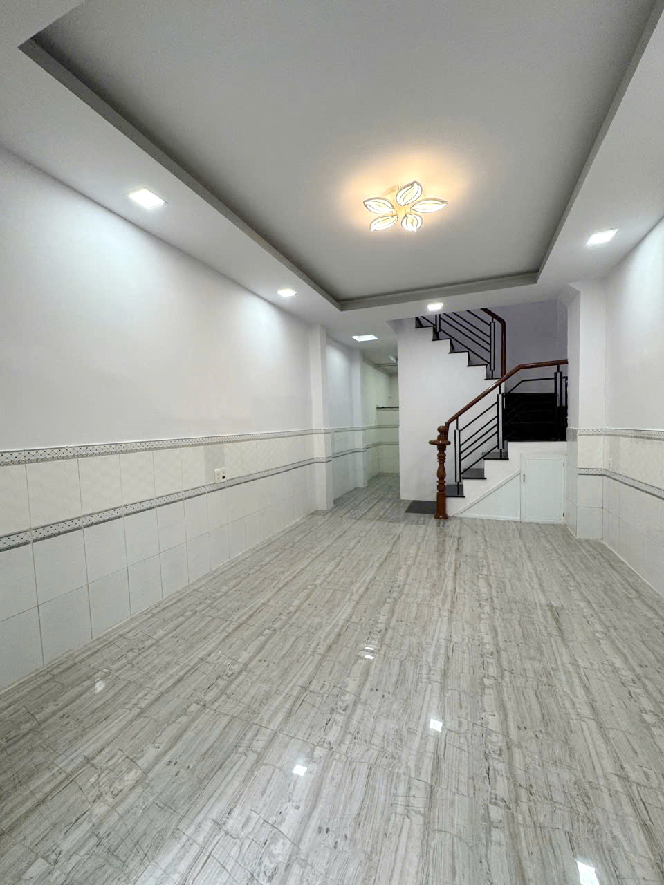 Bán nhà Góc 2MT, hẻm 141 Tám Danh P4 Q8