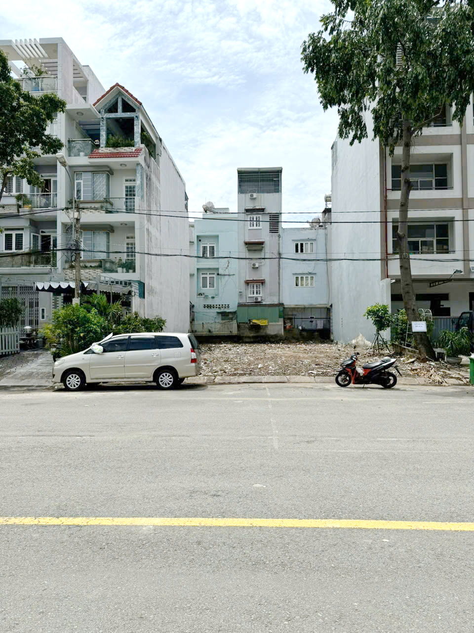 Bán đất nền mặt tiền đường Số 13 thuộc KDC Phong Phú 5 B/C, Giáp bến xe Q8