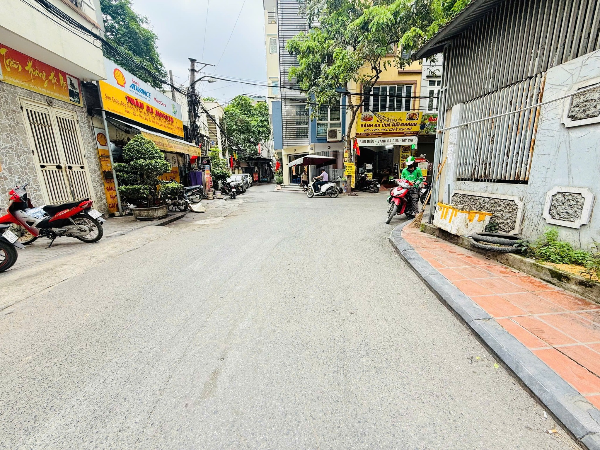 SIÊU PHẨM – MẶT PHỐ NGUYỄN KHẢ TRẠC CẦU GIẤY- KINH DOANH SIÊU ĐỈNH – GARA Ô TÔ – 22 TỶ