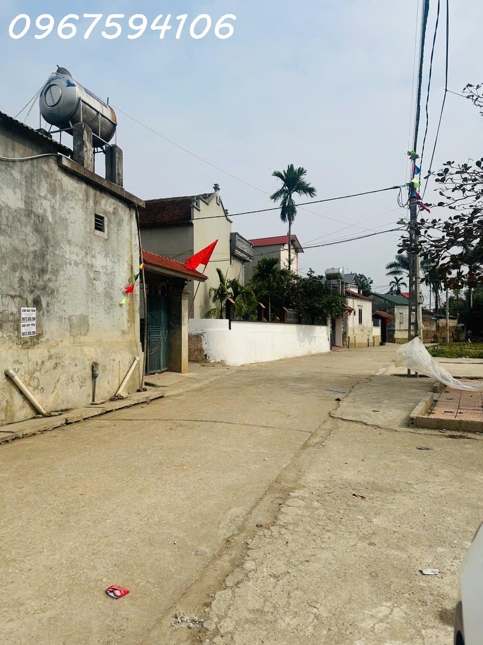 chỉ hơn 1 tỷ 
71,8m đất đường ô tô sẵn sổ đỏ 
liên hệ em : 0967594106 – 0987282011