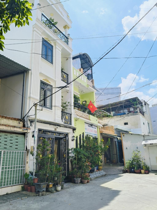 BÁN NHÀ ĐẸP MẶT TIỀN BÙI MINH TRỰC, QUẬN 8  _ 4 TẦNG NGANG 4.5M — TẶNG NỘI THẤT DÍNH TƯỜNG – NHỈNH 9 TỶ