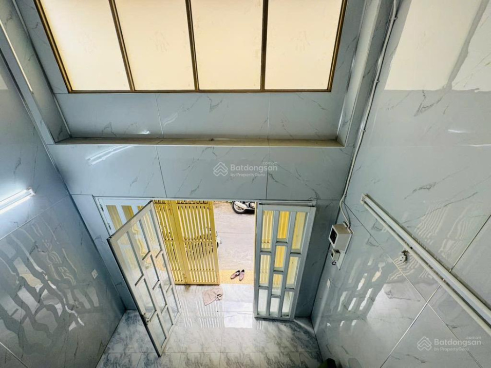 Nhà bán sát Châu Văn Liêm, quận 5, một bước ra mặt tiền, 5 tầng, 6 phòng, SD: 139m2, chỉ 7.2 tỷ. LH: 0909797545