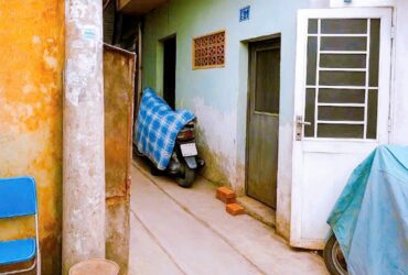 Bán nhà hẻm QUẬN 3, Cách Mạng Tháng Tám, DT 14 m2, Giá 1.55 tỷ, ngay Vòng xoay Dân Chủ